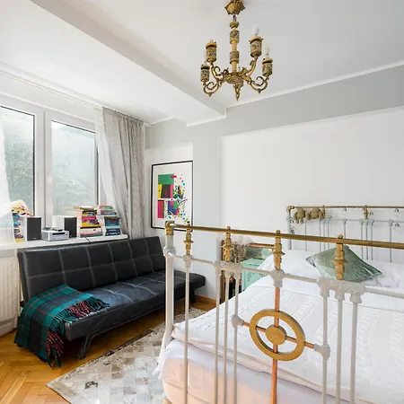 Appartement Downtown Colourful By Bookinghost